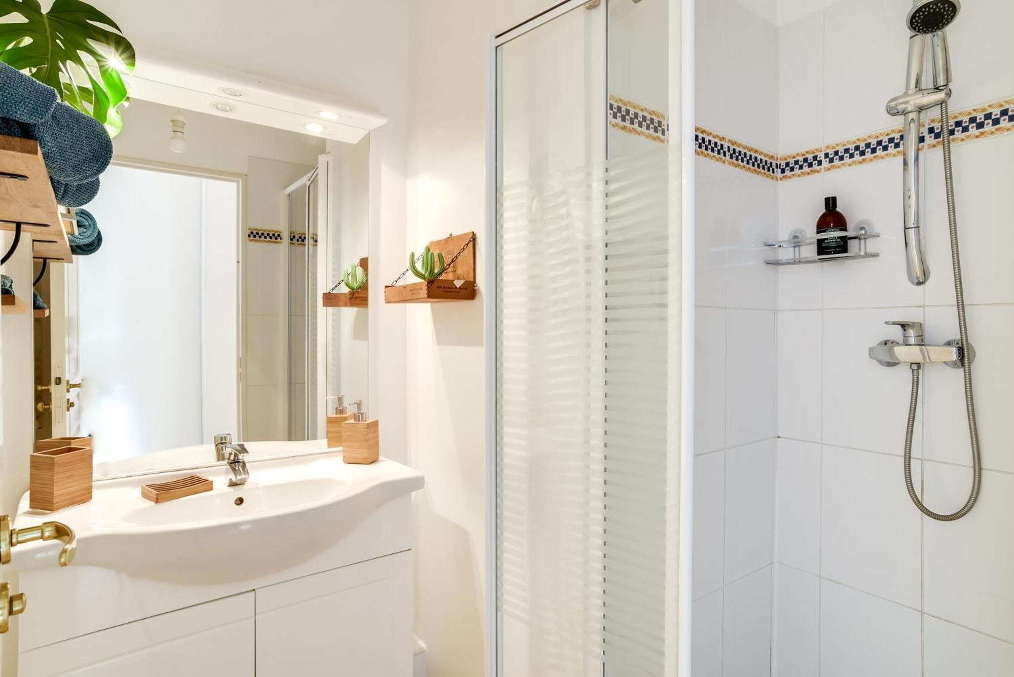 Ferienwohnung Votre Escale - Le Petit Montmartre Niort Exterior foto